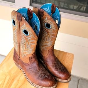Ariat women boots